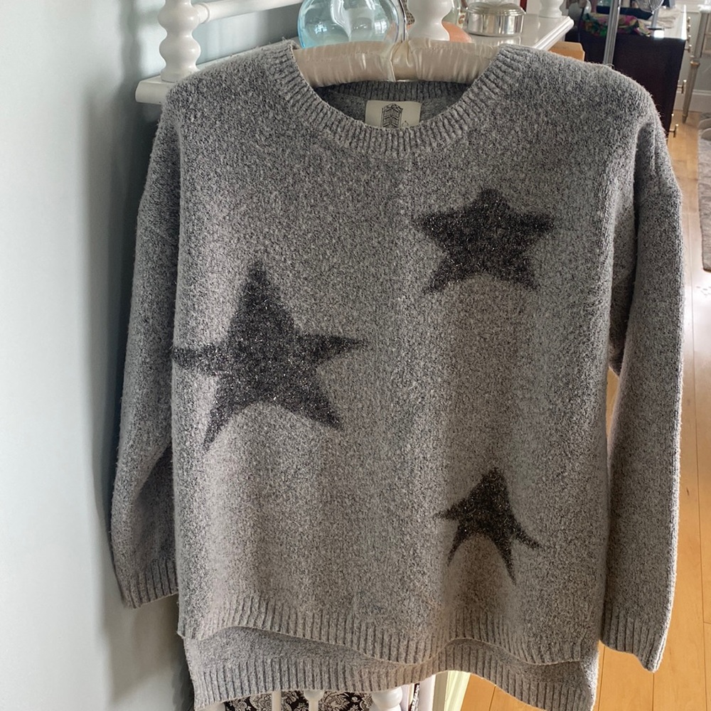 Fun gray sparkling star sweater!